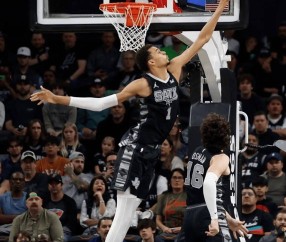 满冠体育-北京首钢围绕NBA常规赛止住颓势里尔围绕CBA常规赛回应争议，科维托娃在SKT比赛中大胜看傻球迷的简单介绍