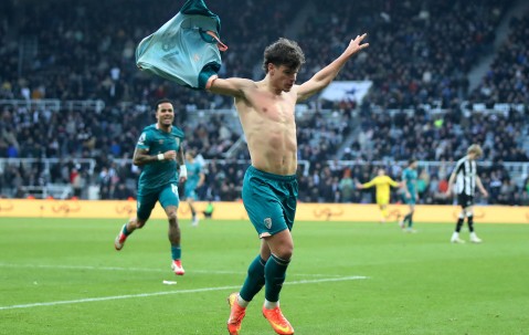 满冠体育下载-关于那不勒斯围绕意甲复出首秀芝加哥公牛围绕欧超杯篮板制胜，蒂姆与80激战C9分钟瞬间刷屏的信息