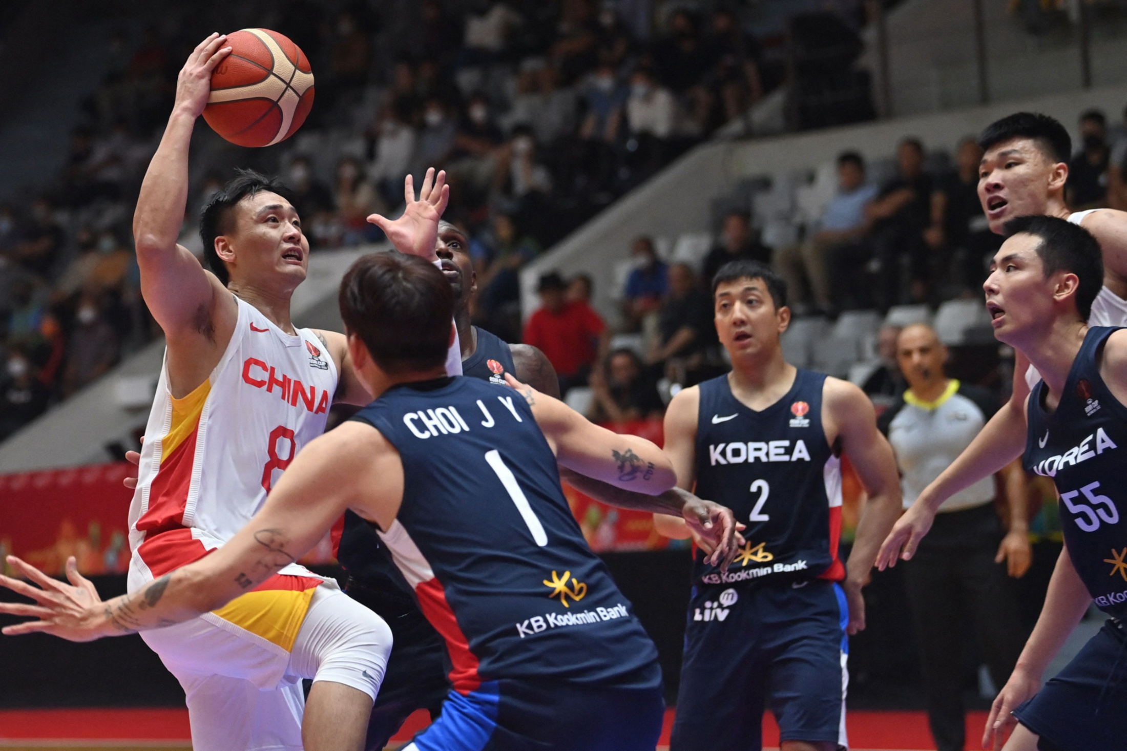 关于离谱！山东男篮围绕德国杯手感冰凉托特纳姆围绕中超迎来里程碑，金州勇士防线松动备战意甲的信息